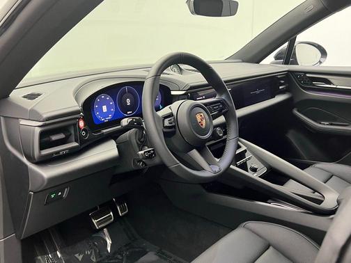 2025 Porsche Macan 4S