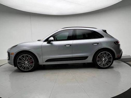 Dolomite Silver Metallic 2025 Porsche Macan