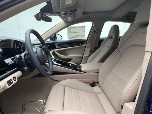 2025 Porsche Panamera 