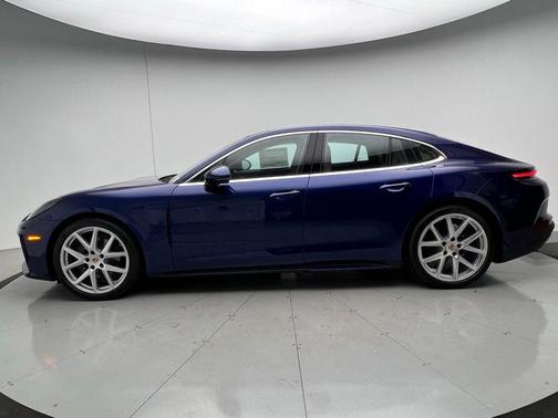 2025 Porsche Panamera 