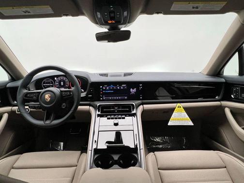 2025 Porsche Panamera 