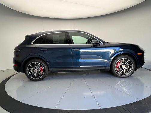 2024 Porsche Cayenne S