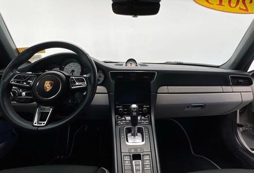 2019 Porsche 911 Carrera GTS