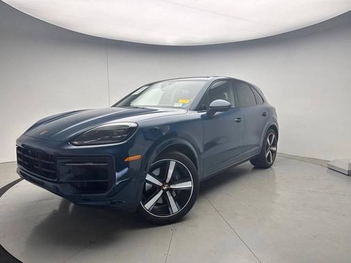 Montego Blue Metallic 2025 Porsche Cayenne