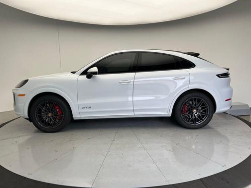 2025 Porsche Cayenne GTS