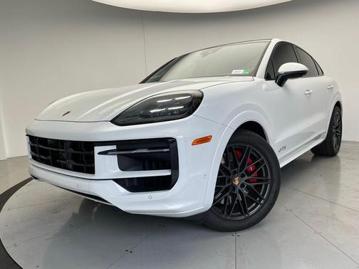 2025 Porsche Cayenne GTS