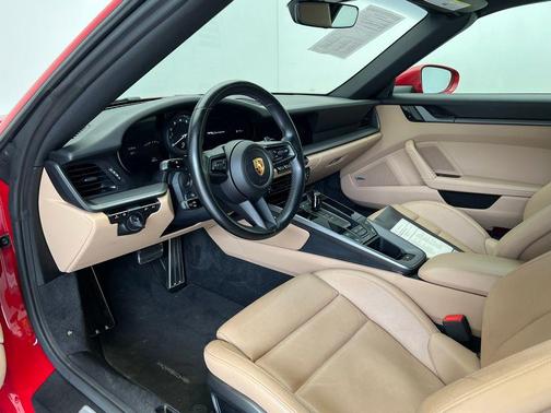 2021 Porsche 911 Carrera