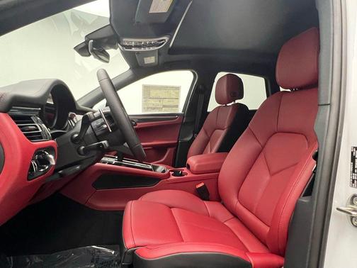 2025 Porsche Macan S