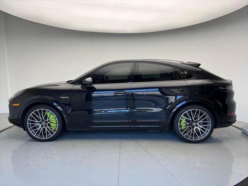 2022 Porsche Cayenne E-Hybrid Coupe