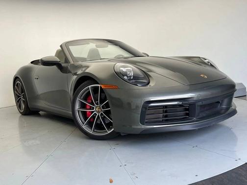 Aventurine Green Metallic 2020 Porsche 911