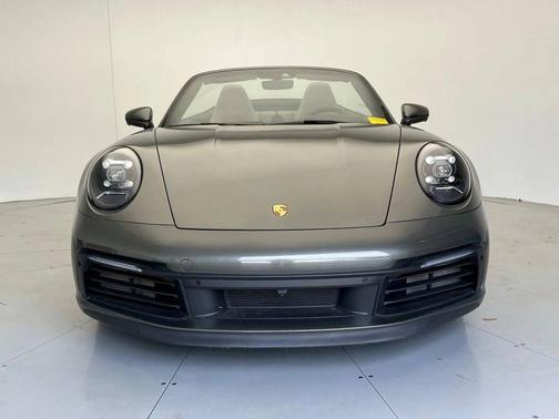 Aventurine Green Metallic 2020 Porsche 911