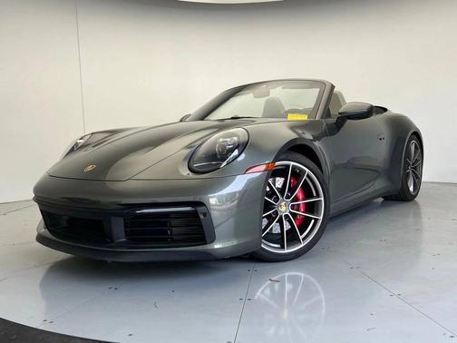 Aventurine Green Metallic 2020 Porsche 911