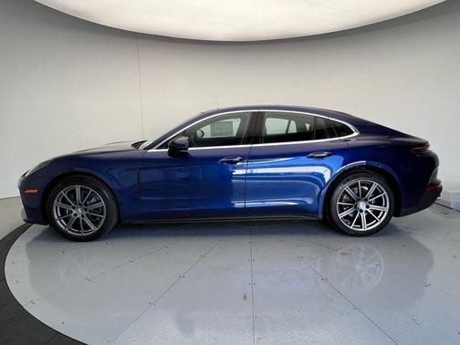 2024 Porsche Panamera 4