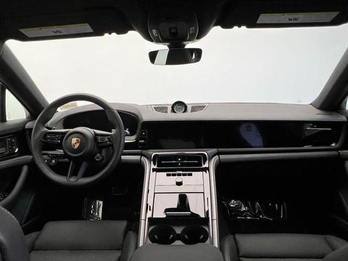 2024 Porsche Panamera 4