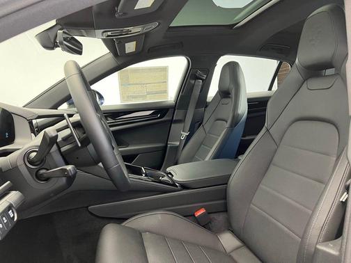 2024 Porsche Panamera 4