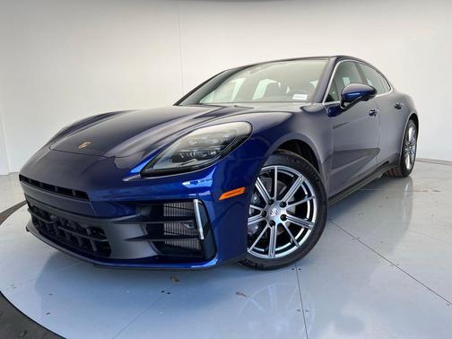 2024 Porsche Panamera 4