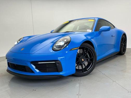 2022 Porsche 911 Carrera 4 GTS