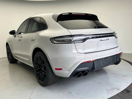 2023 Porsche Macan 