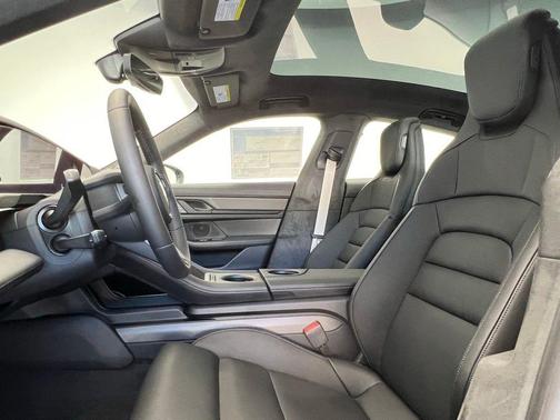 2025 Porsche Taycan GTS