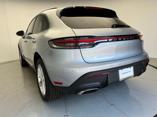 2025 Porsche Macan