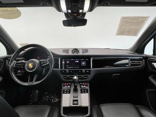 2022 Porsche Macan