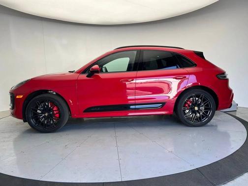 Carmine Red 2022 Porsche Macan