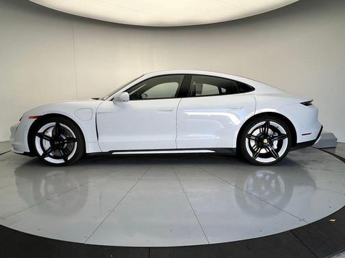 2020 Porsche Taycan Turbo