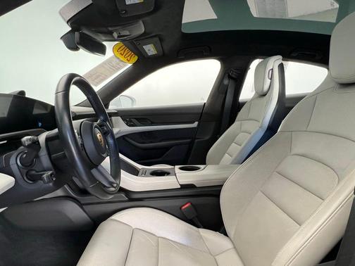 2020 Porsche Taycan Turbo