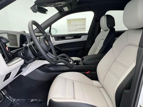 2025 Porsche Cayenne S