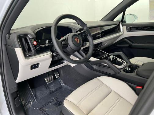 2025 Porsche Cayenne S
