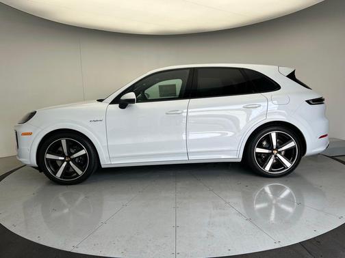 2025 Porsche Cayenne S