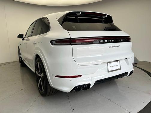 2025 Porsche Cayenne S