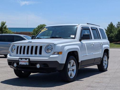 Bright White Clearcoat 2014 Jeep Patriot Latitude