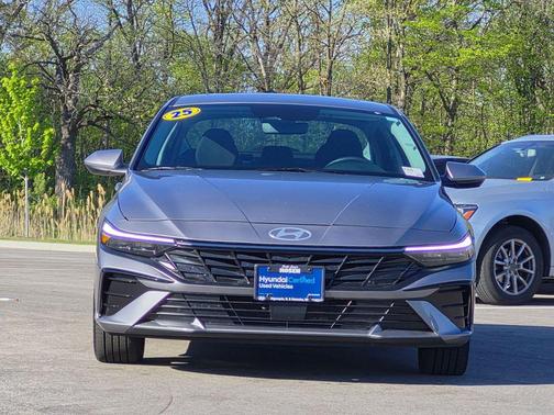 Fluid Metal 2025 Hyundai ELANTRA SEL