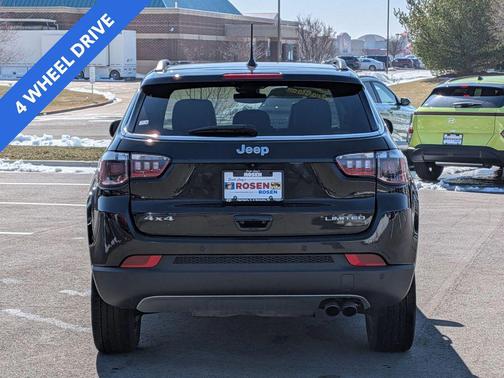 Diamond Black Crystal Pearlcoat 2022 Jeep Compass Limited