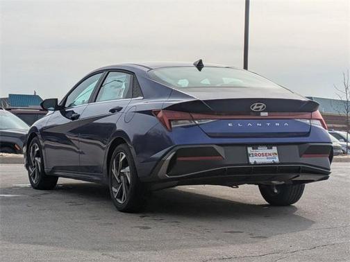 2025 Hyundai ELANTRA SEL