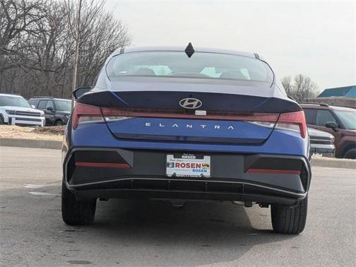 2025 Hyundai ELANTRA SEL