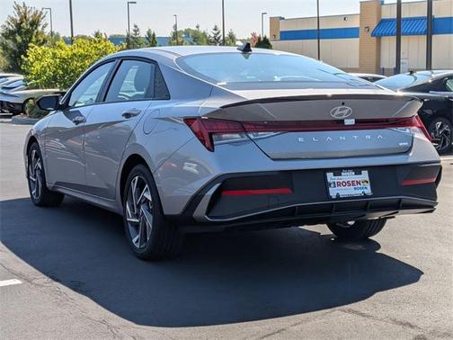 2025 Hyundai ELANTRA HEV SEL Sport