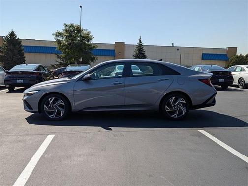 2025 Hyundai ELANTRA HEV SEL Sport