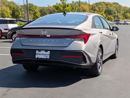 2025 Hyundai ELANTRA HEV SEL Sport