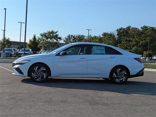 2025 Hyundai ELANTRA HEV SEL Sport