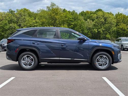 2025 Hyundai TUCSON SE