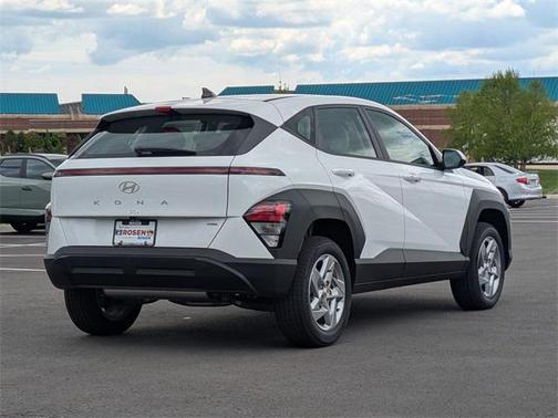 2025 Hyundai KONA SE