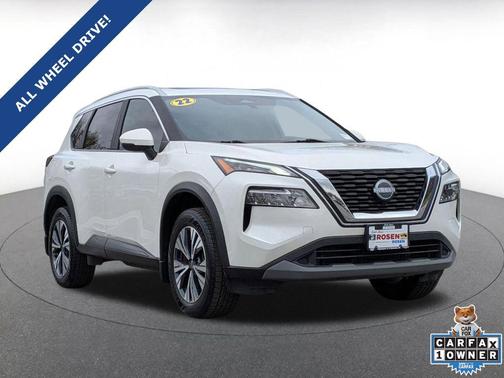 Pearl White Tricoat 2022 Nissan Rogue SV