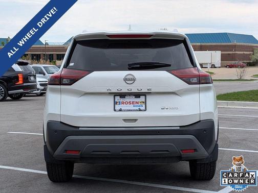 Pearl White Tricoat 2022 Nissan Rogue SV