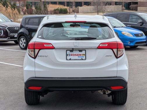 Platinum White Pearl 2022 Honda HR-V LX