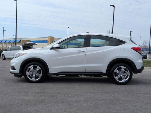 Platinum White Pearl 2022 Honda HR-V LX
