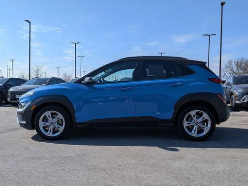 2022 Hyundai KONA SEL