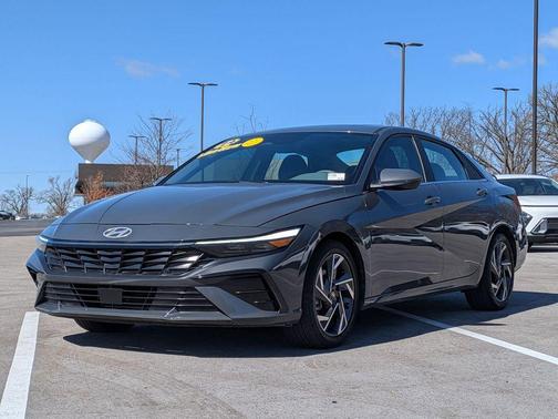 2024 Hyundai ELANTRA SEL