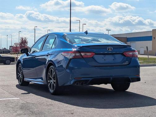 2019 Toyota Camry Hybrid LE